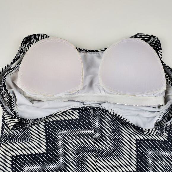 Catalina Swim One Piece Swimsuit Padded Support Bra Black Chevron Pattern Large - Picture 6 of 8